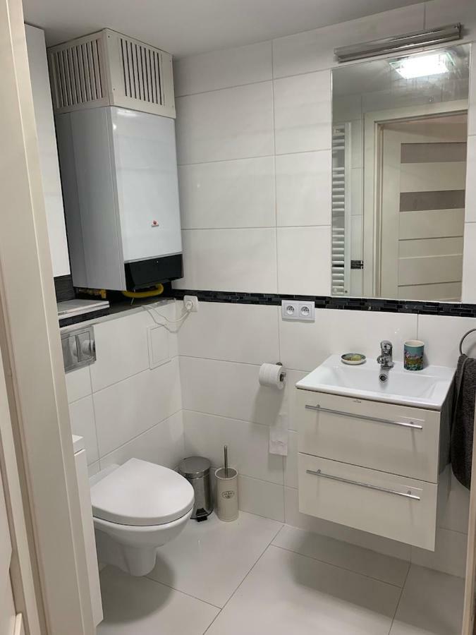 Charming Studio Apartment In The Heart Of The Jewish District! คราคูฟ ภายนอก รูปภาพ